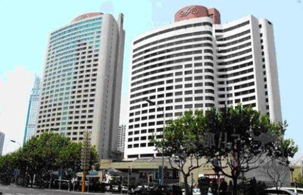 Furama Hotel Dalian Exterior photo