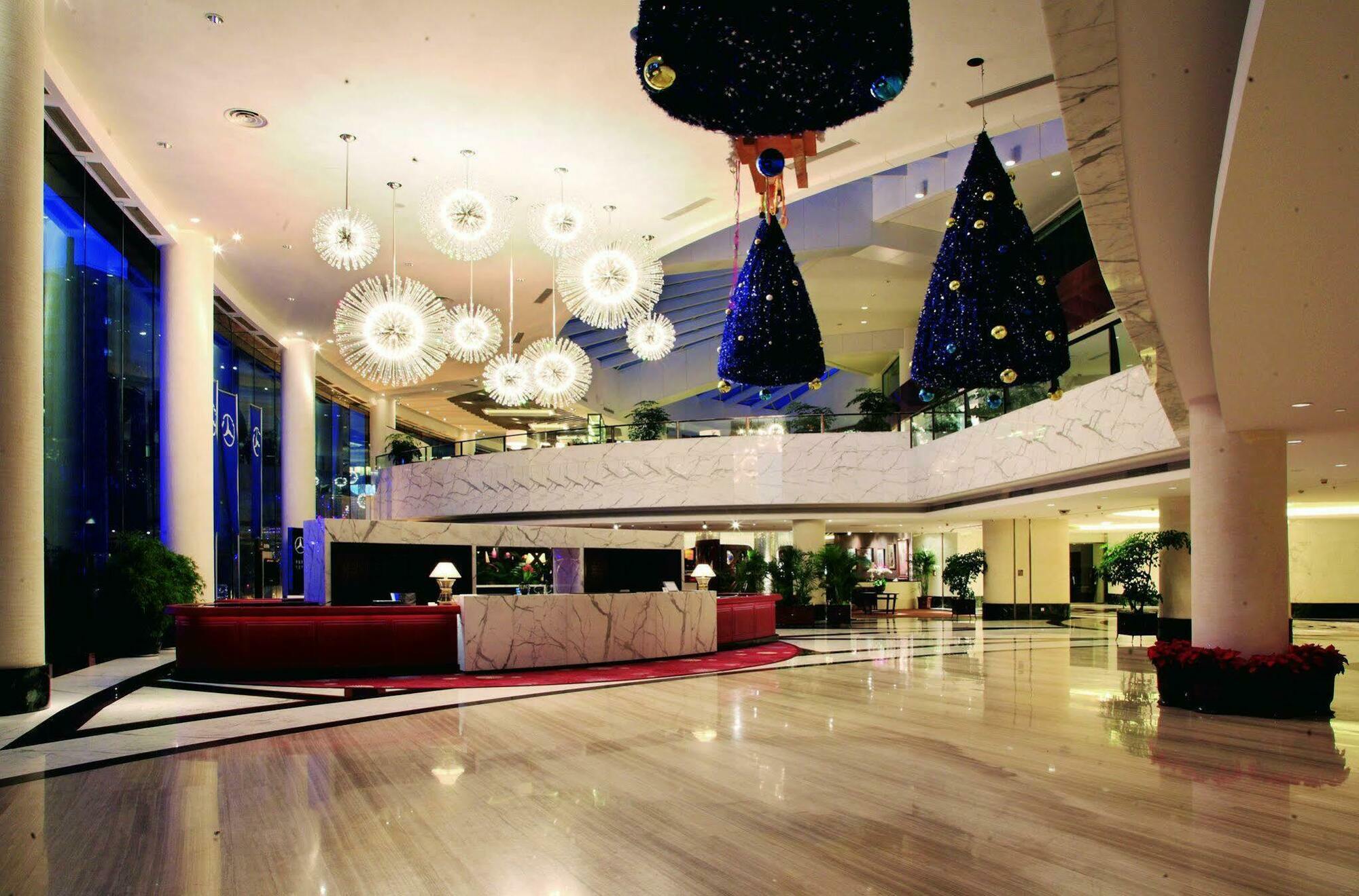 Furama Hotel Dalian Interior photo